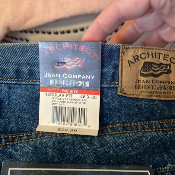 🎊2/$15.  NWT Men’s Jeans - Picture 2 of 3